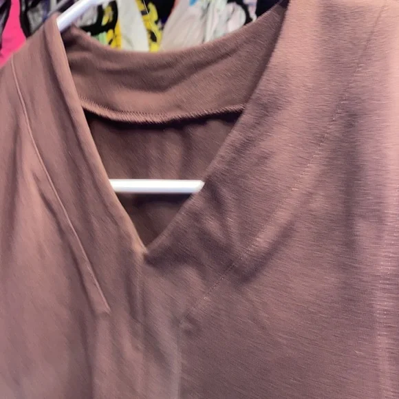 Lululemon workout top tank shirt great shape sleeveless yoga workout running - Picture 4 of 4